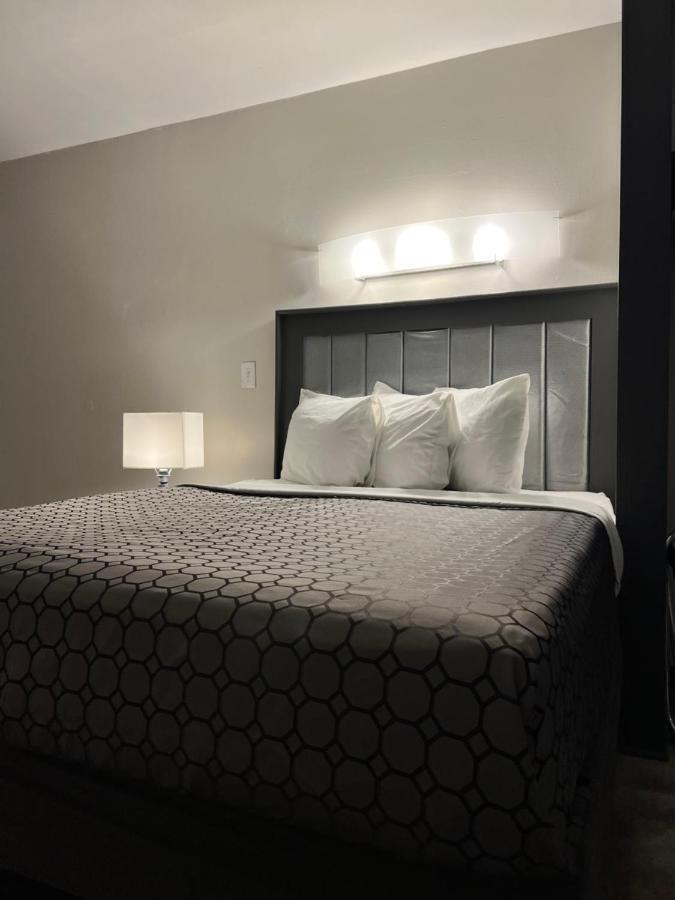 Chateau Suites Норристаун Экстерьер фото